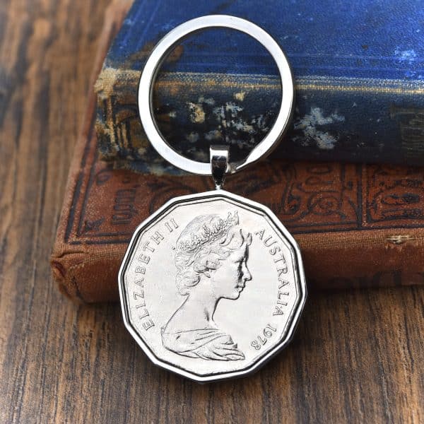Twelve-sided Australian coin dated 1978 in a silver-tone bezel on a split-ring keyring, Elizabeth II obverse